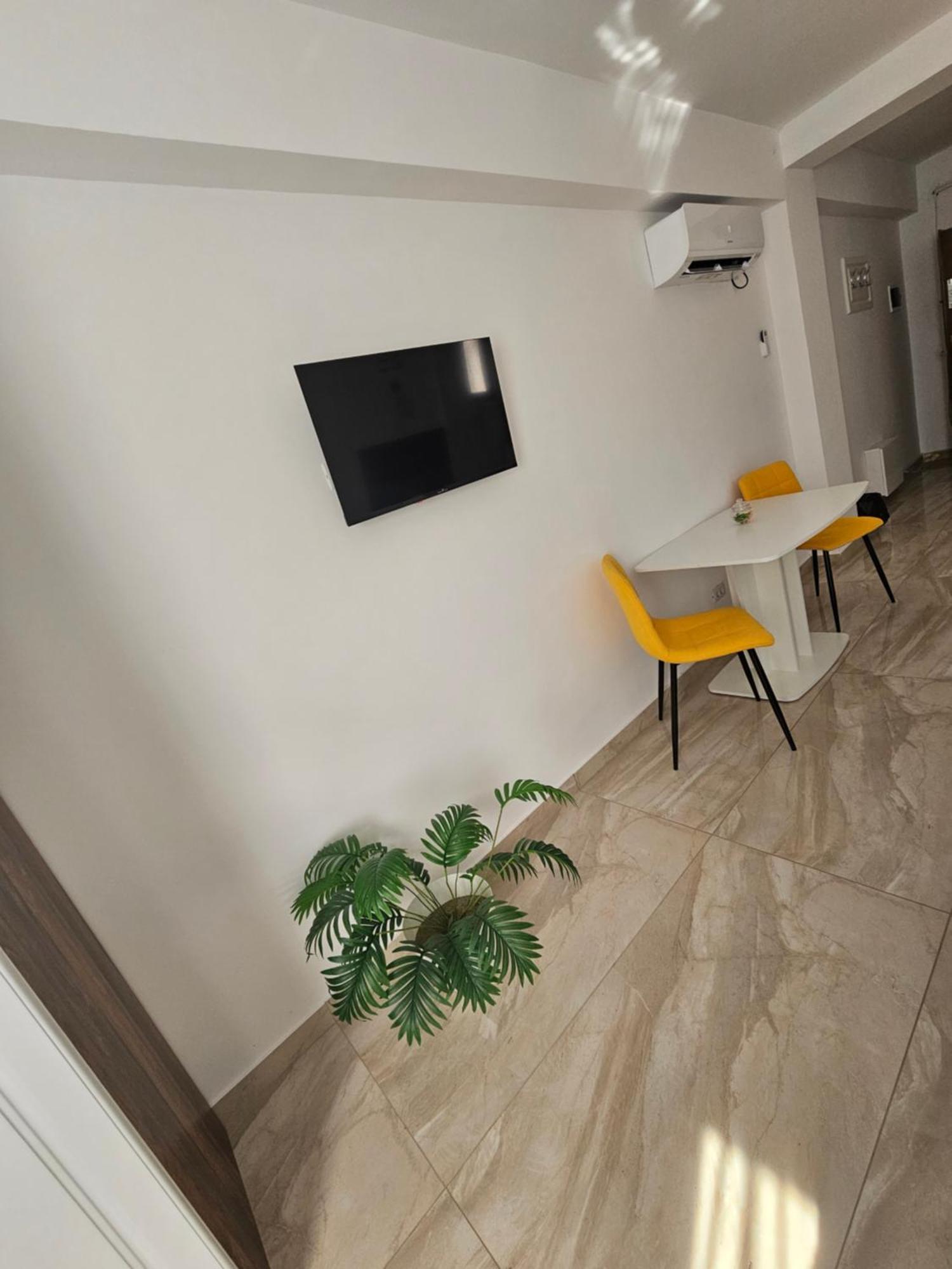 Didi Apartament Крайова Номер фото